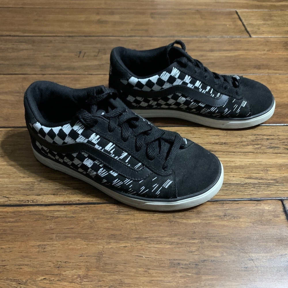 Like new - Vans Mercer Black/White Checkered Low Skate Shoes, size 7 - Picture 4 of 8